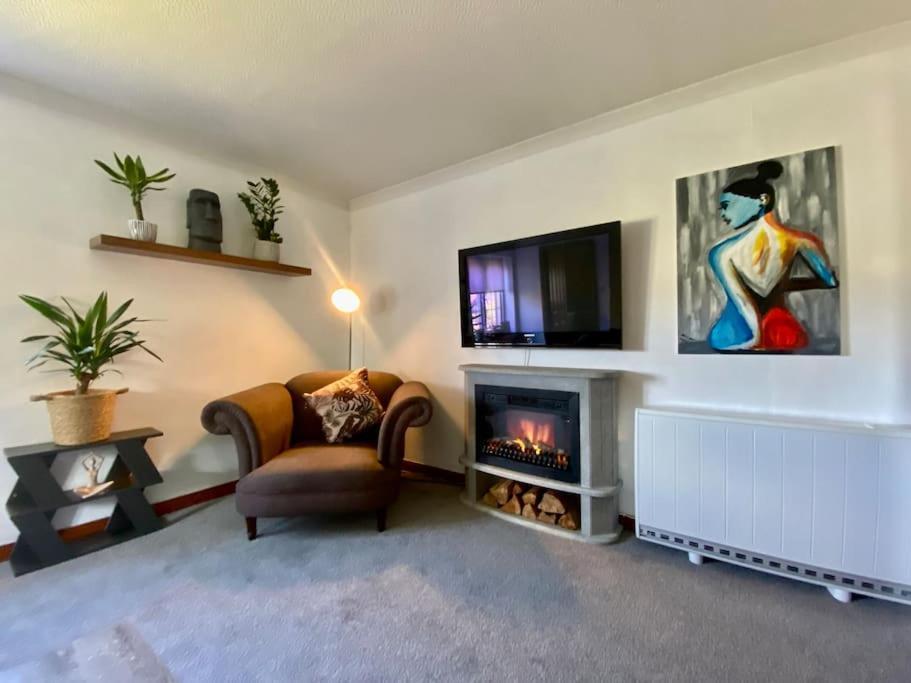 Apartment With Parking, Close To The Raigmore Hospital Inverness Esterno foto